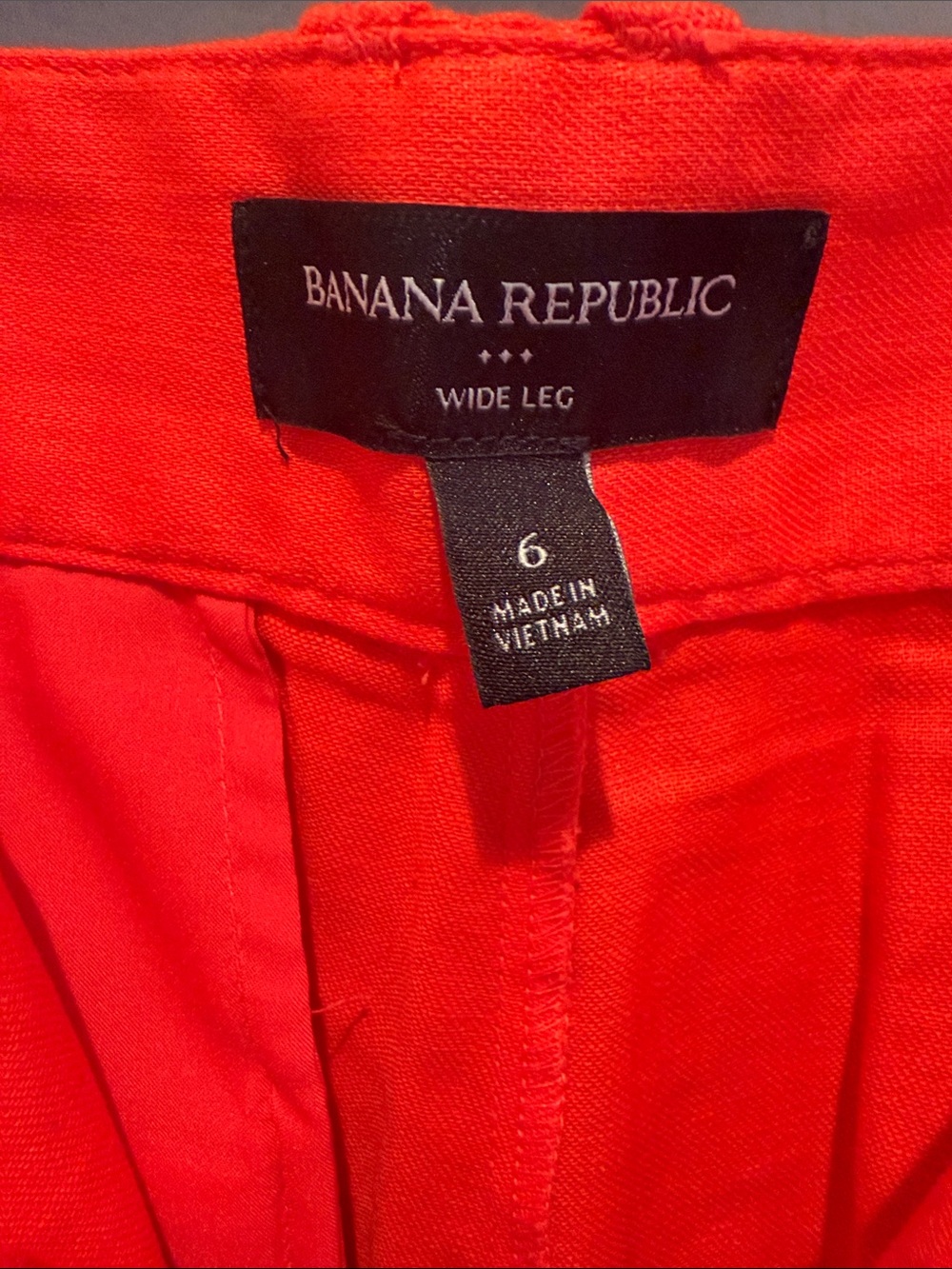 Banana Republic Red Pleated Women’s Chinos - Picture 2 of 4